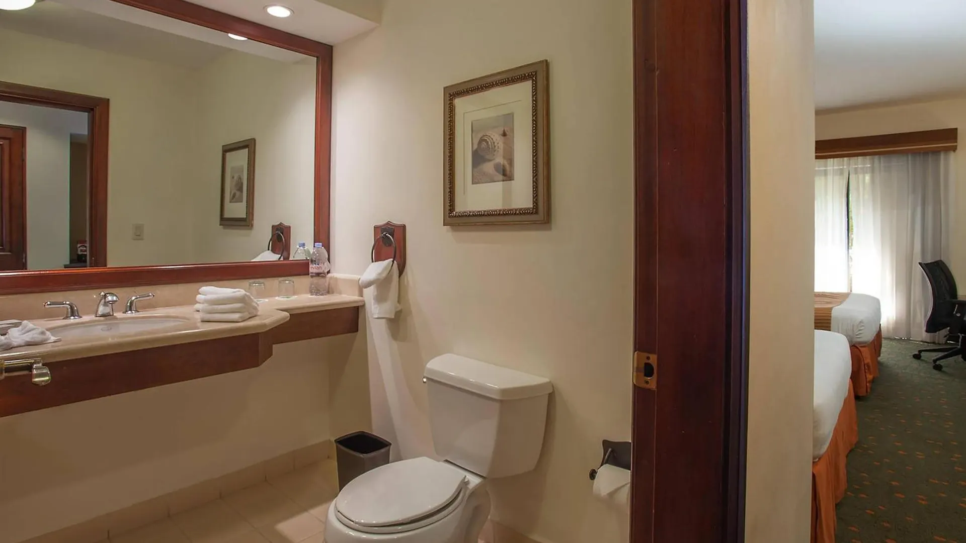 Courtyard By Marriott Santo Domingo Ξενοδοχείο