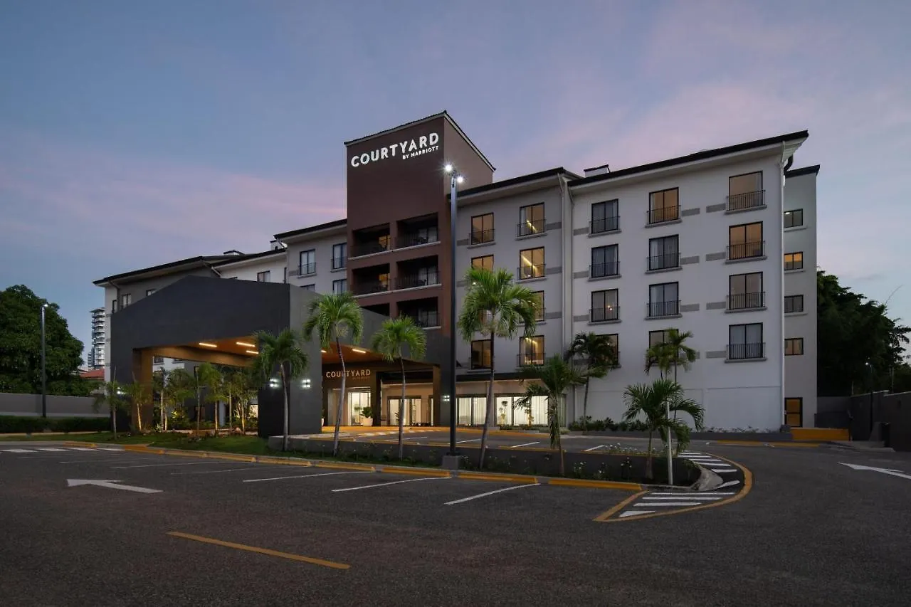 Courtyard By Marriott Santo Domingo Hotel