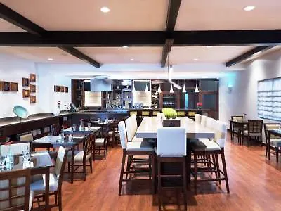 Courtyard By Marriott Santo Domingo Hotel